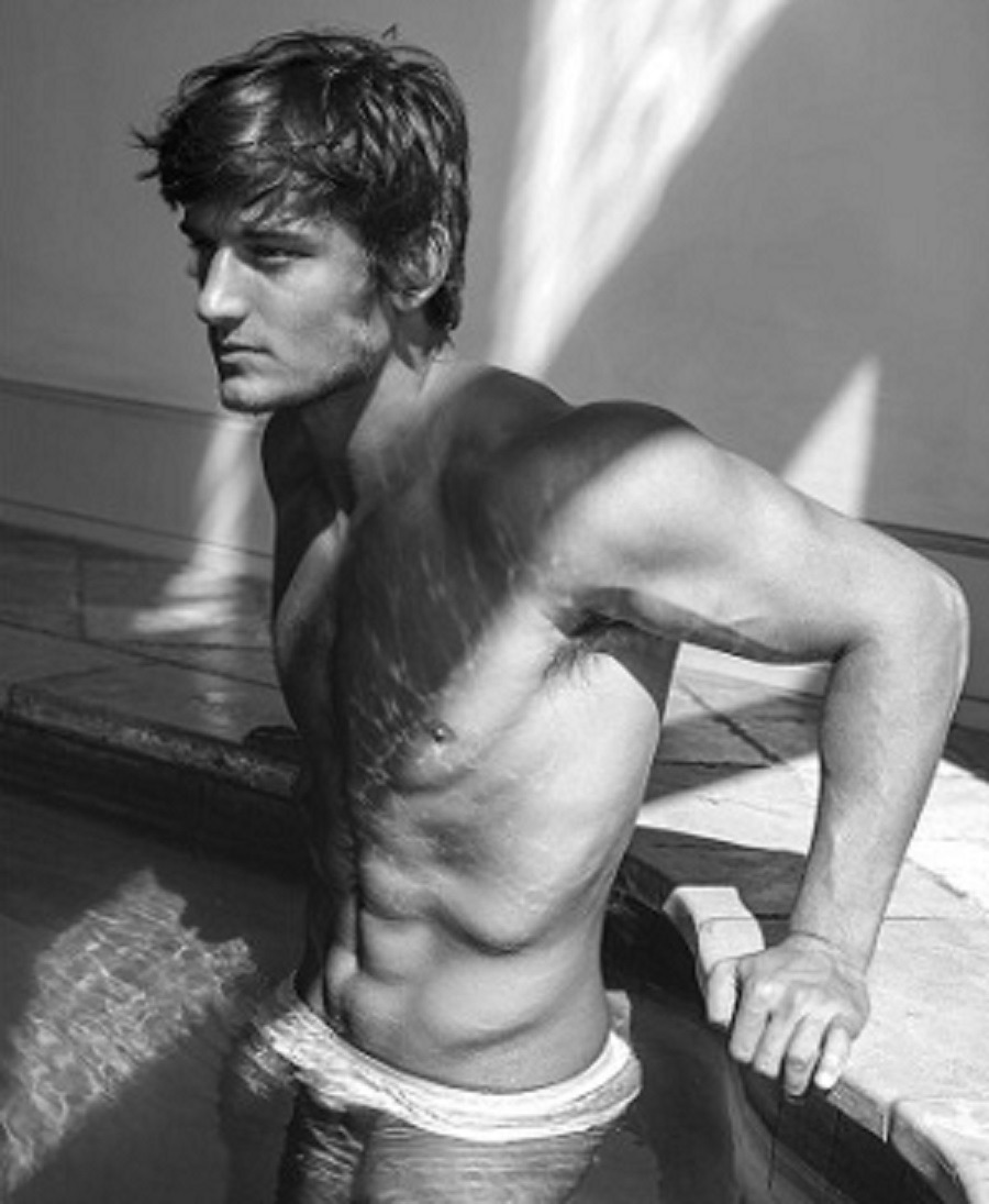 extra0rd1nary-belleza:  Bryant Wood Photographed by Scott Hoover http://extra0rd1nary-belleza.tumblr.com/  http://rawbeautyexpress.tumblr.com/  http://sabas125.tumblr.com/