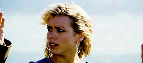 goingtothetardis:frankysbraid:Random gifs of Rose Tyler - (3/?)#Rose goes from ‘what an idiot’ to ‘i