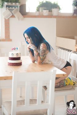 nakedsuicidegirls:  Riae - Best Birthday Ever