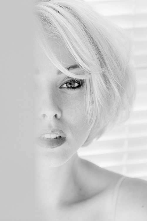 arabelanellen:  #platinumblonde #eyes #Beautiful