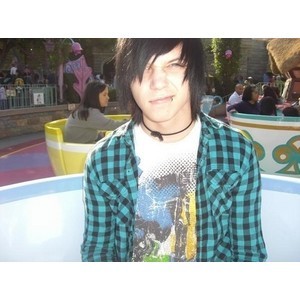 cindyblackveilbrides:  Little Young Andy Sixx!! xoxo