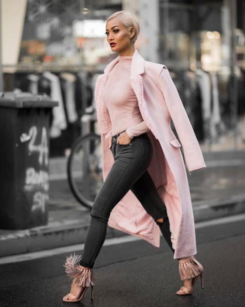 MICAH GIANNELI on Instagram: Loves a pop of pink 💕 Outfit by  @louisvuitton & the latest Coussin bag ✨ #LouisVuitton #LVcoussin