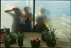 natgeofound:  Hutterite children peer into