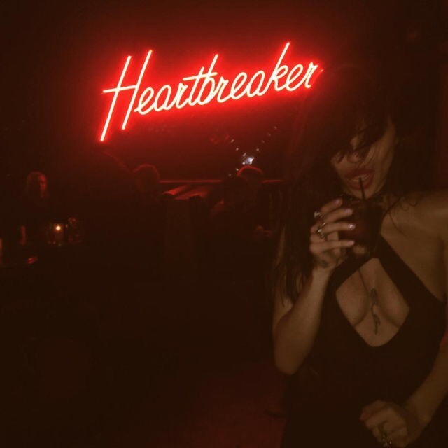 phuckyourfeelingsthough:  6thbaddie:  6thbaddie  P.Y.F.T.
