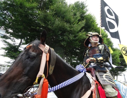 南相馬市に1000年続く重要無形民俗文化財「野馬追」南相馬市における誇りのひとつは、『相馬野馬追』である。この土地で一千有余年続いている（とされる）国の重要無形民俗文化財であり、相馬氏の祖といわれてい