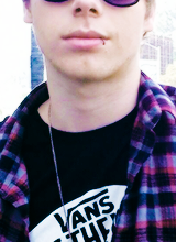 itsmuke:  make me choose // preachlondon asked: Luke’s lips or Michael’s lips?