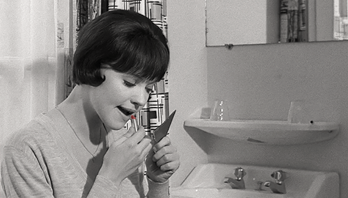 roseydoux:Lend yourself to others, but give yourself to yourself.Vivre Sa Vie (1962)