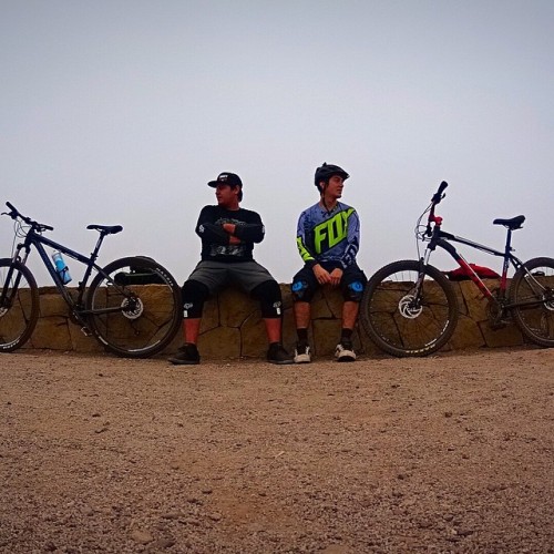 owais3: Morning ride! #bike #bikers #mtb #mtbporn #bici #sancristobal #santiago #ride #riders #dh #d