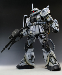 gunjap:  zenmaikun2007’s PG 1/60 Zaku White