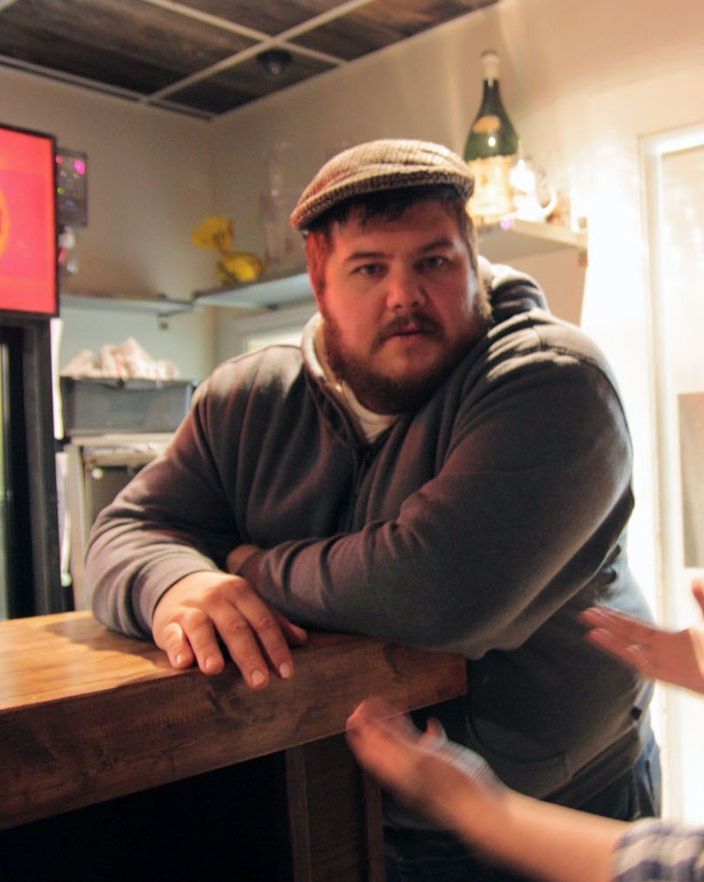 superbears:  rockinbearsncubs:  Gorgeous Chef Rodney Bowers.  Yeah, Love to suck