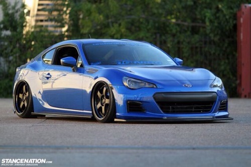 jessestaysgolden:  My favorite colors red but I love blue cars