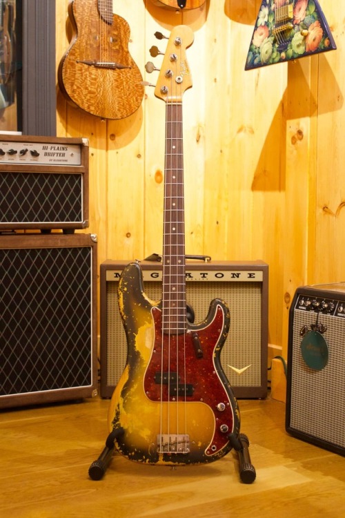 precisionbassporn:1966 Fender Precision Bass t.co/P3LbF9ph4P t.co/XWYkc1ADVe