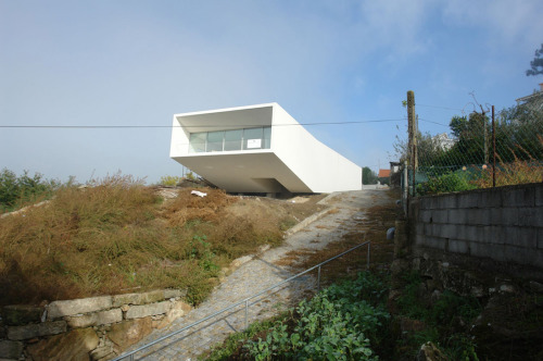 Penafiel House / Claudio Vilarinho Portugal