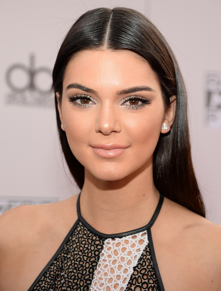 jenner-news:  11.23.14 Kendall arriving at the AMAs