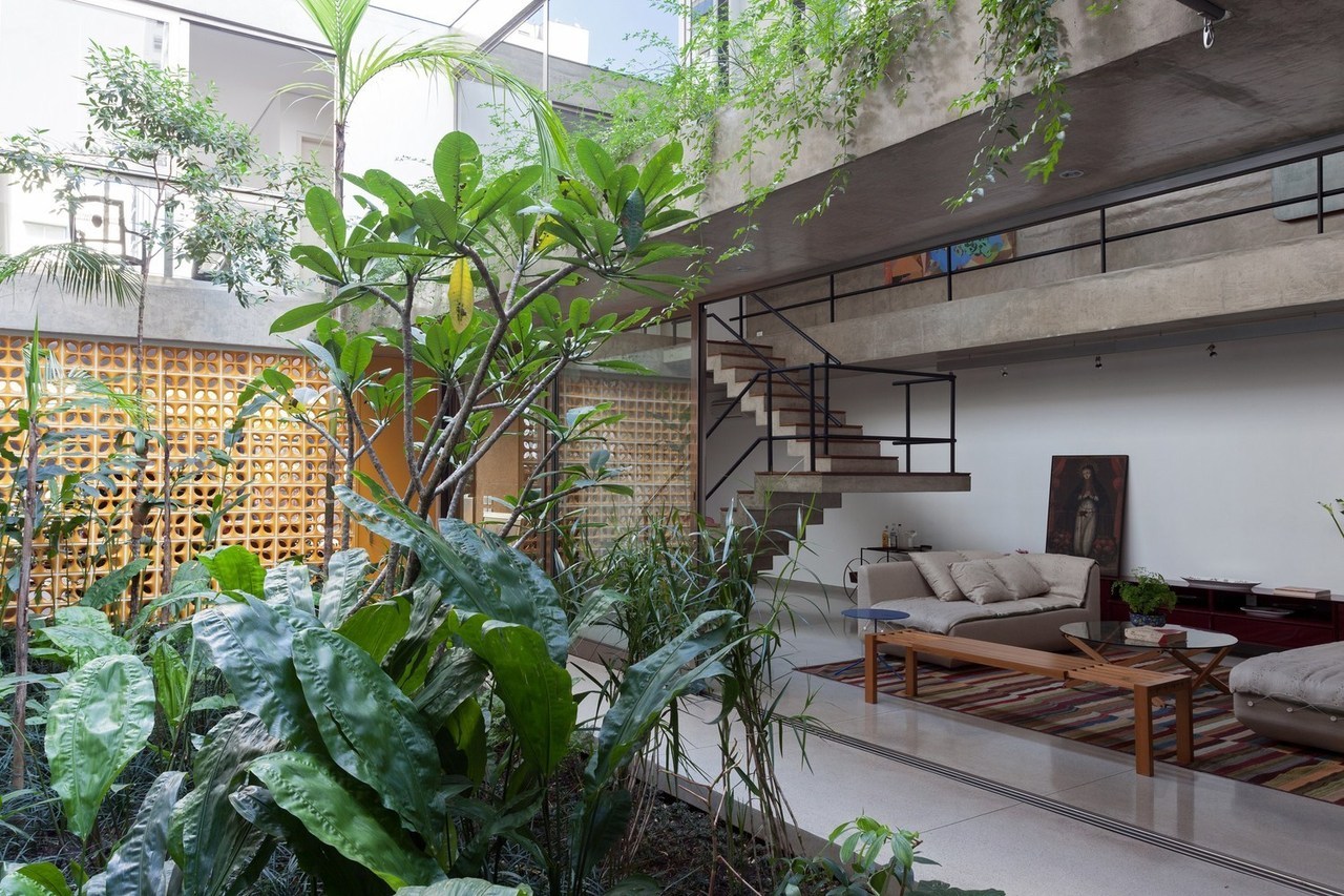 archatlas:    Natural Light and VentilationCourtyards bring many advantages to a