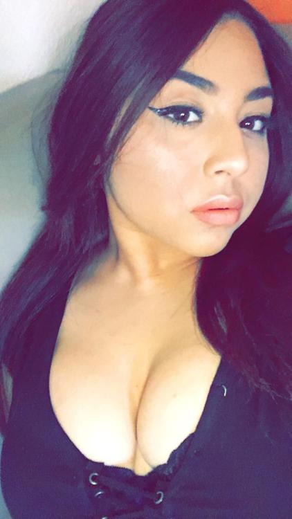 latinashunter: Beautiful Thick Latina Perfection. 