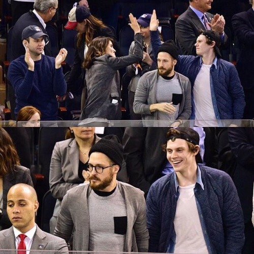 bruins-babe:  EVAN PETERS WAS AT A HOCKEY GAME THATS ALL THAT MATTERS
