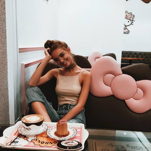 https://amazinggirlsphotos.tumblr.com/post/155354032749