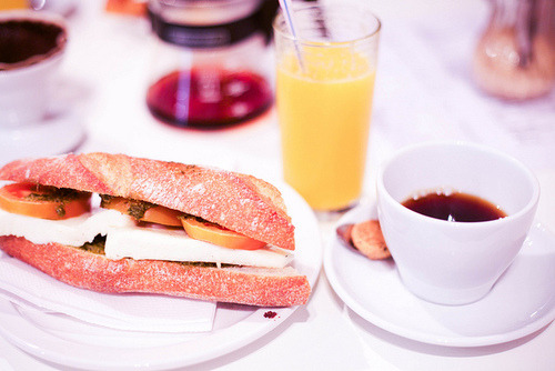 Breakfast: | via Tumblr en We Heart It. http://weheartit.com/entry/68853425/via/anderson_forster