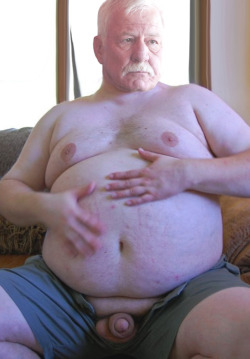 656667:  ohhhmydad:  Gorgeous Matures Exposed for Free   Uuuuuuuuuui que buen fin de semana