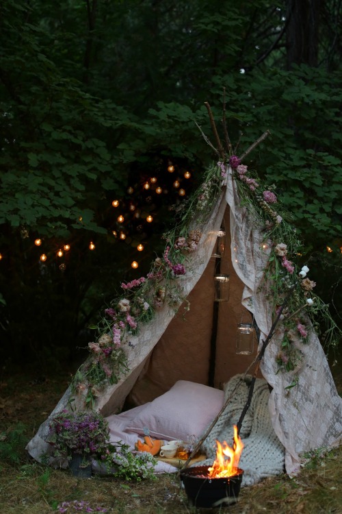 voiceofnature: Romantic inspired backyard camping