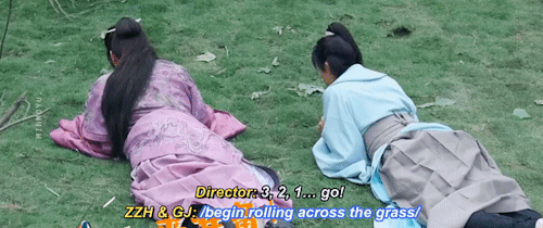 Zhang Zhehan & Gong Jun: Rolling In The Grass Is So Hard?!?!