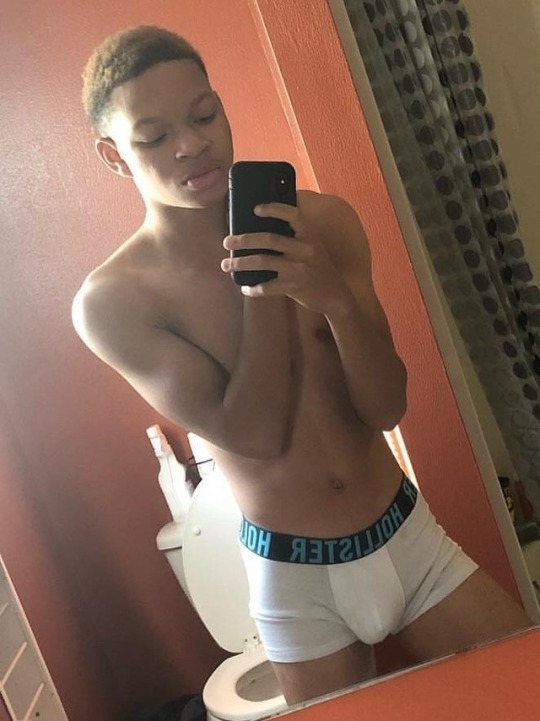 royal-diadem:  King is cute as all fuck 😍