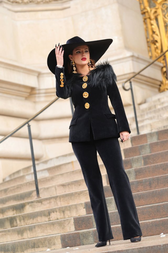 Bella Thorne attends the Schiaparelli Haute Couture SS24 show.