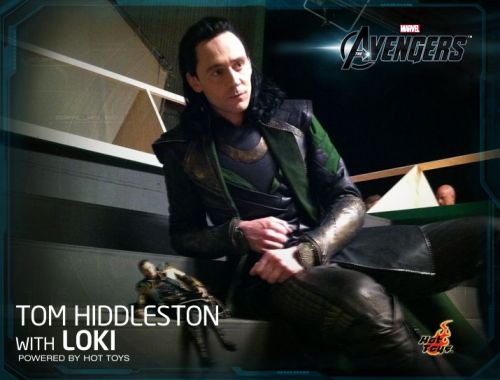 tom-sits-like-a-whore: imzadi77: torrilla: MR. TOM HIDDLESTON WITH HOT TOYS’ LOKI COLLECTIBLE 