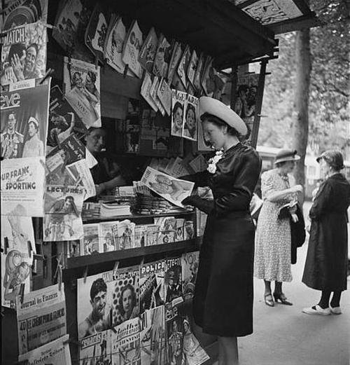 paolo-streito-1264:Marcel Bovis. Young woman in a kiosk, Paris 1938. https://painted-face.com/