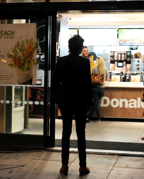 zaynscigs: remember when harry was drunk and stood outside a mcdonald’s in a suit contemplatin