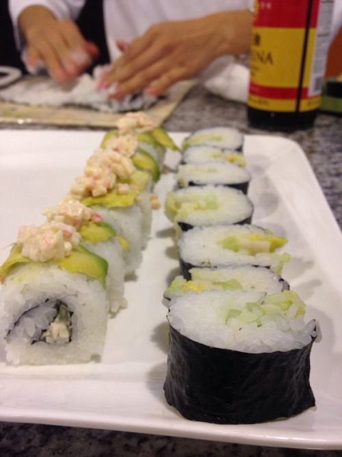 umm-just-another-timelord: Making sushi like wat