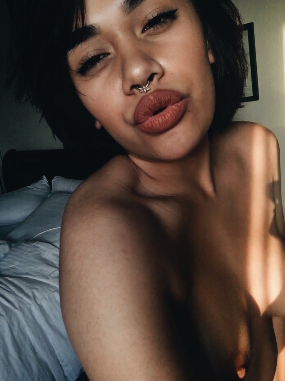anathexa:  Y’all know I can’t take a selfie without slipping a nipple in ✨