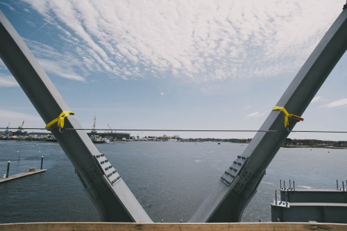 route one memorial bridge // border of kittery maine and portsmouth newhampshire