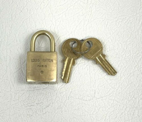 $56.0 ~ LOUIS VUITTON Vintage Metal LV Logo Solid Brass Lock Padlock &amp; Two Key Set #201, Pur