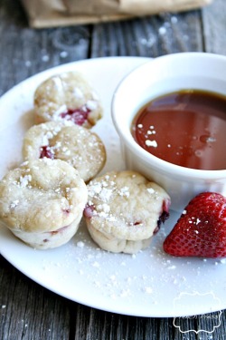 royal-food:Mini Strawberry Buttermilk Pancake Muffins