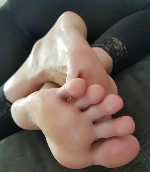 mynorg: Yumi toes Alexa doesn’t want you to join this KILLER feet discord —->HEREand 