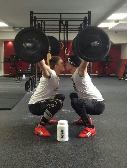 fuckyeahdudeskissing:  Fuck Yeah Dudes Kissing A place to see men kiss on Tumblr.