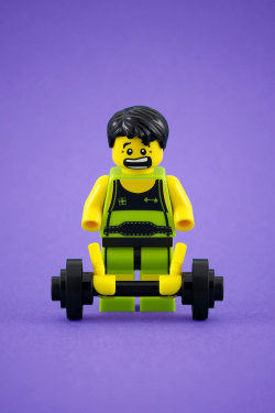 legofunny:  Aaaahhhhh!!! For more LEGO fun stuffs, visit www.legofunny.com   reblogging for alldaytrips Be careful at the gym today!