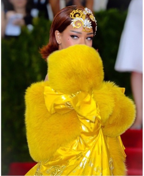 ohsodj:  Rihanna at the Met Gala (‘China: Through The Looking Glass’) in New York City.