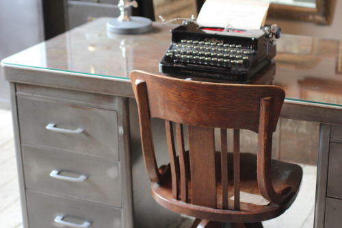 Vintage desk and chair. http://discoverattic.com (attic.©2014)