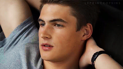 tuckerbabyy:  I VOLUNTEER! I VOLUNTEER AS TRIBUTE! 