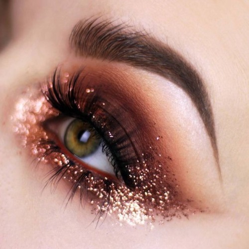 Bronzey Glitter Eye Look