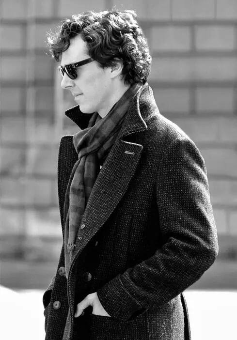 study-in-baker-street:Oh my Sherlock wearing sunglasses