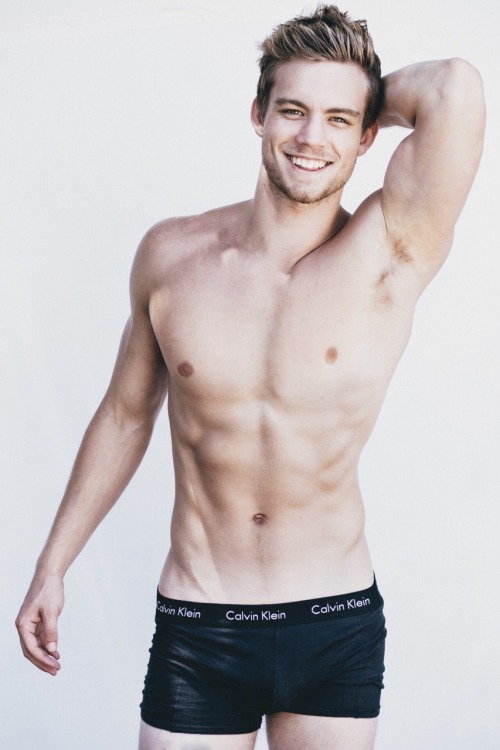 sprinkledpeen:  pecstacular:  Dustin McNeer of ANTM Cycle 22. Who has his nudes?   Click here for other posts on Dustin. 