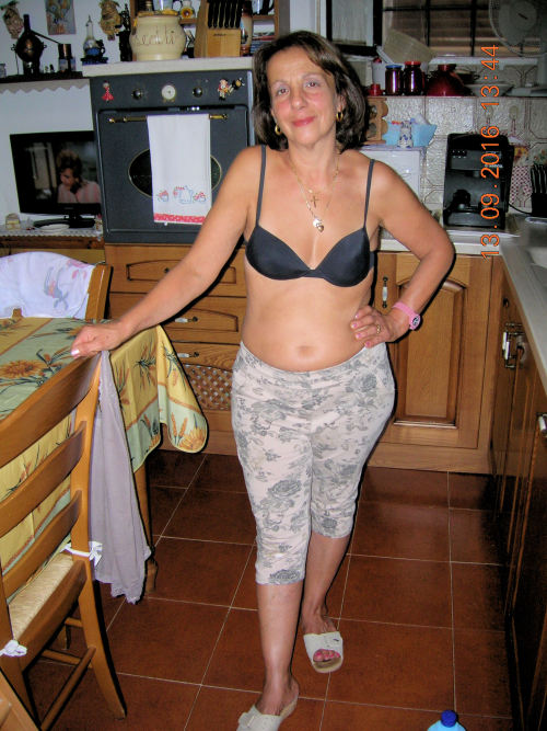 MILFs and other average amateurs