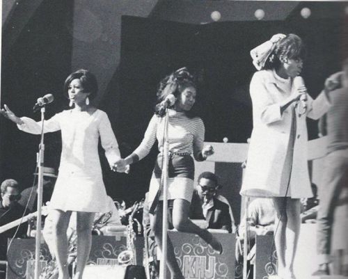 thecloudedminded: Cindy Birdsong’s first performance with The Supremes. April, 1967 at the Hol