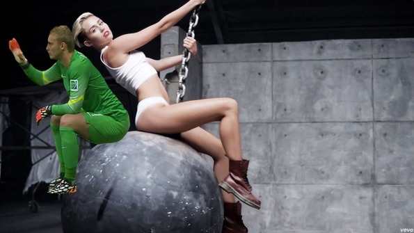 Miley cyrus naked wrecking ball