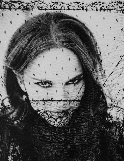 hermiola:  Natalie Portman photographed by adult photos