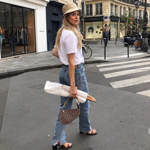 Shopping in Paris. (source)follow @somefashion for more